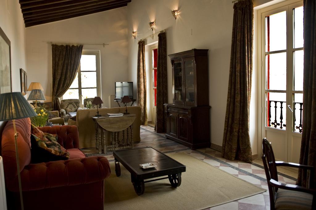 Deluxe Villa,736621861:JPEG